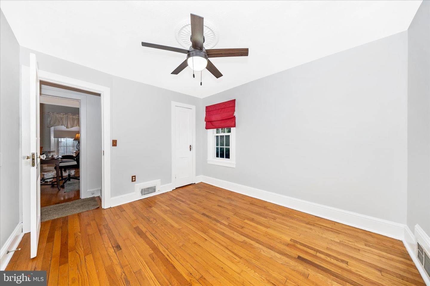 526 Grant Place photo 16
