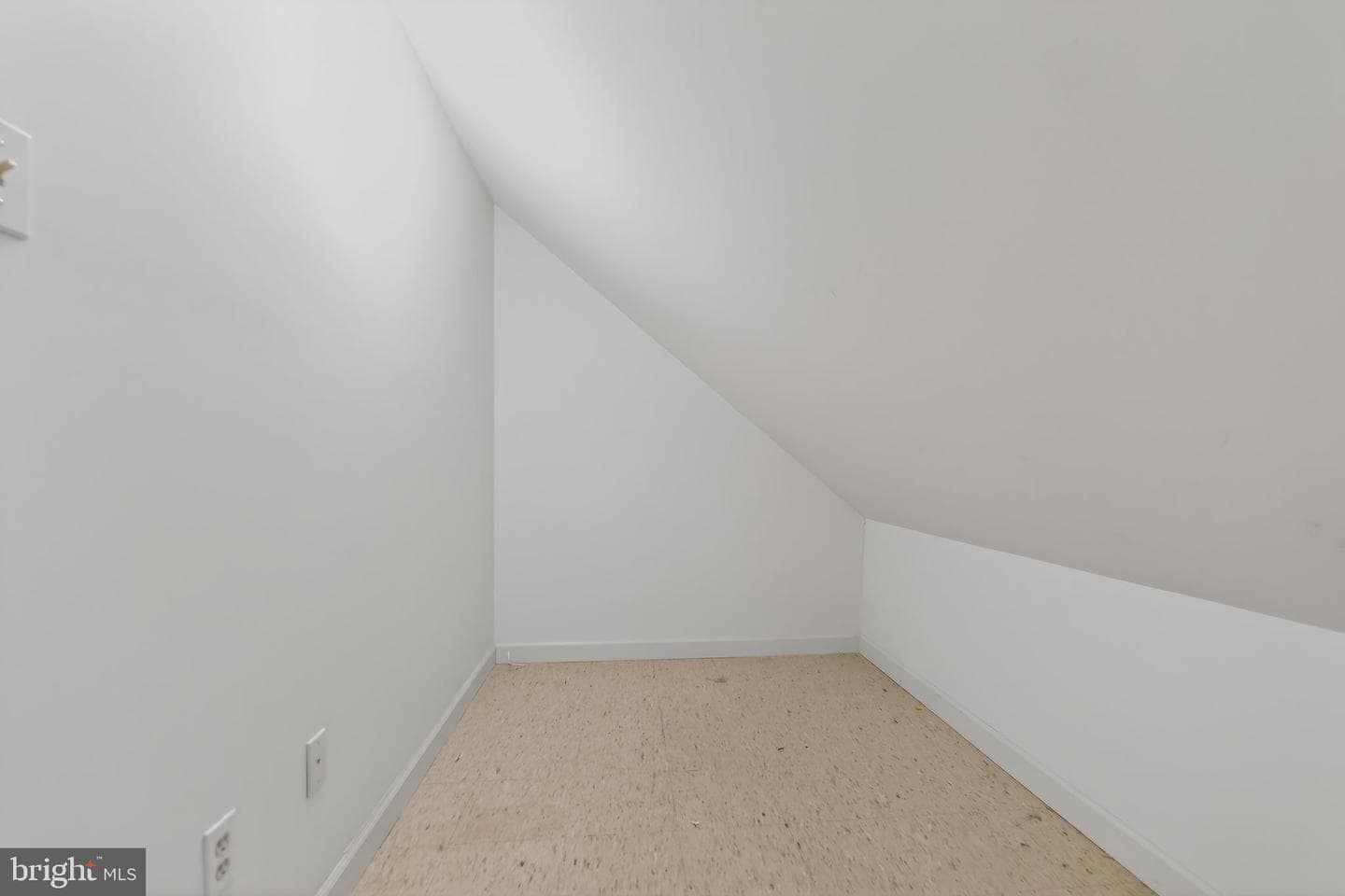 825 Dunbrooke Court photo 29