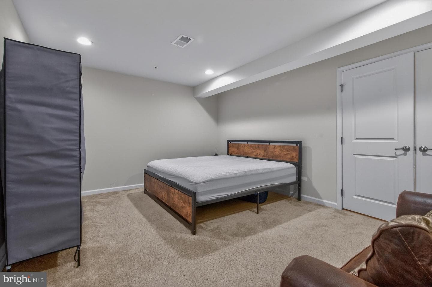 1113 Long Farm Circle photo 35