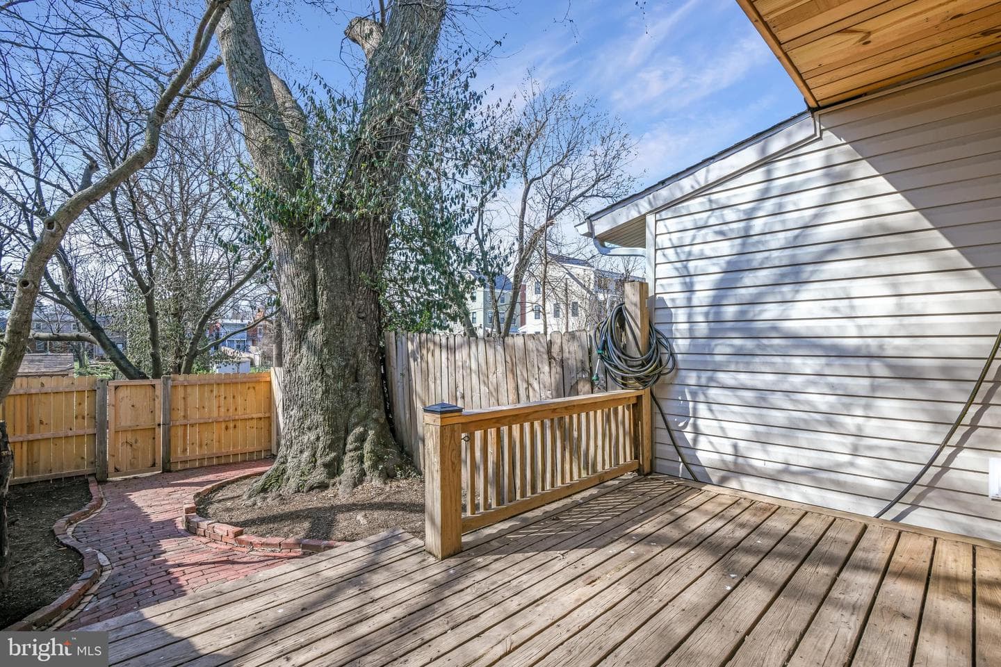 230 E 5th Street photo 18