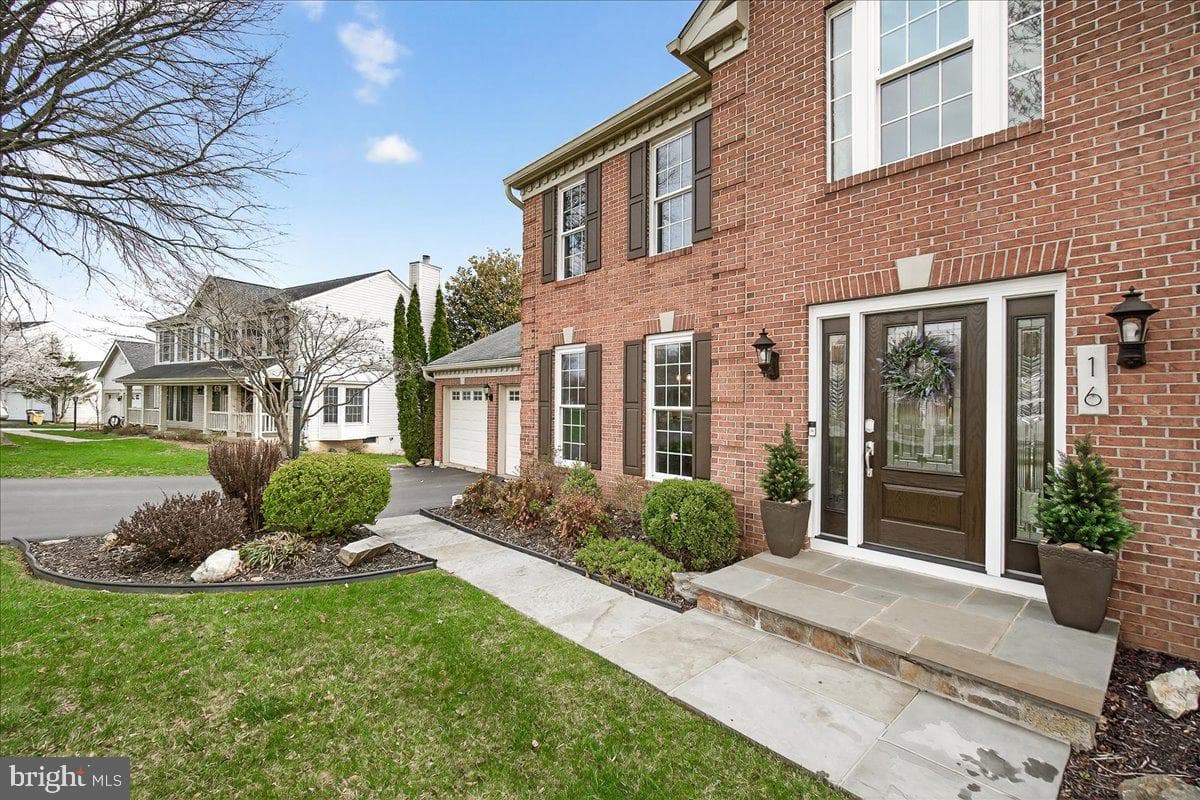16 Knoll Side Lane photo 2