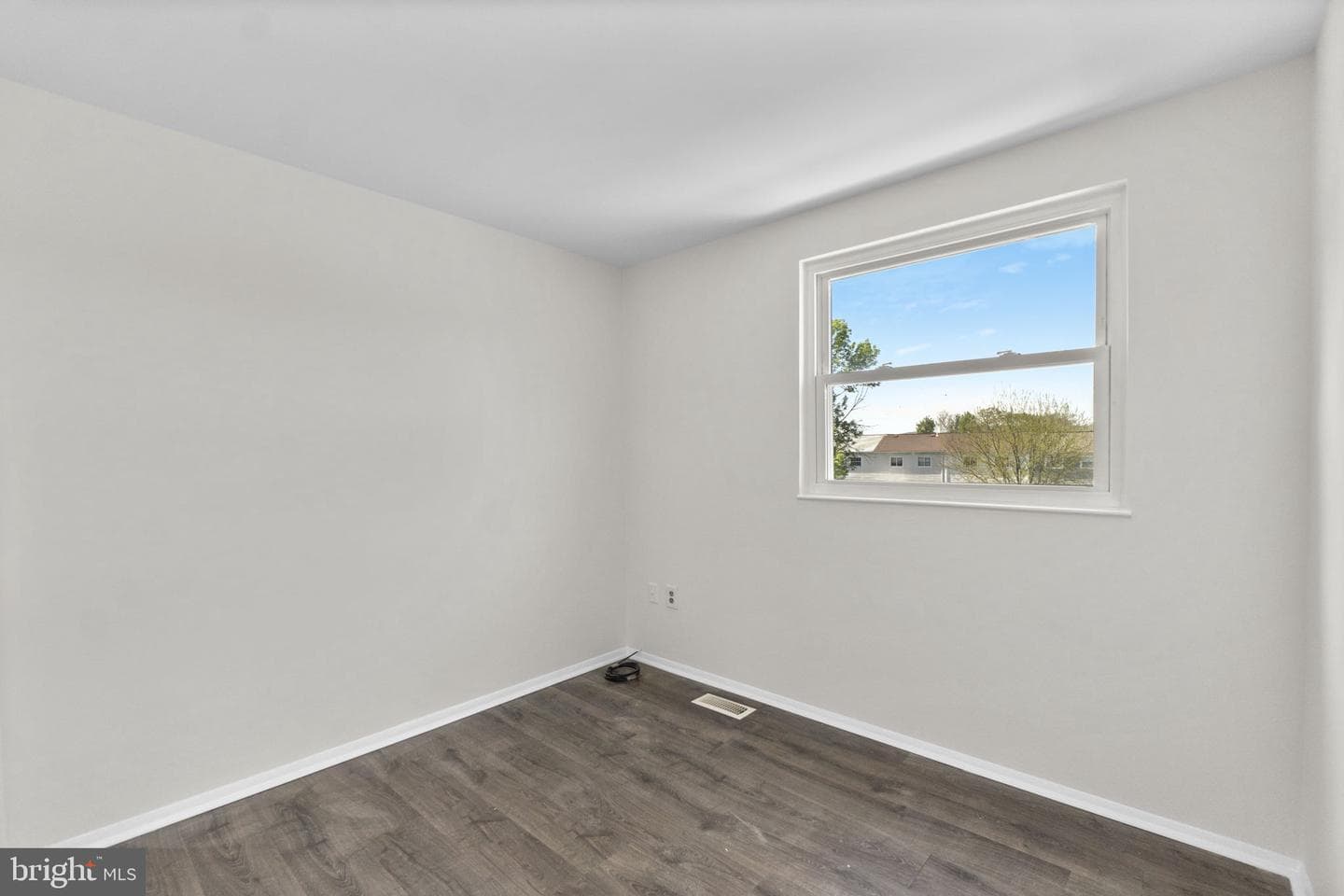 1715 Country Court photo 16