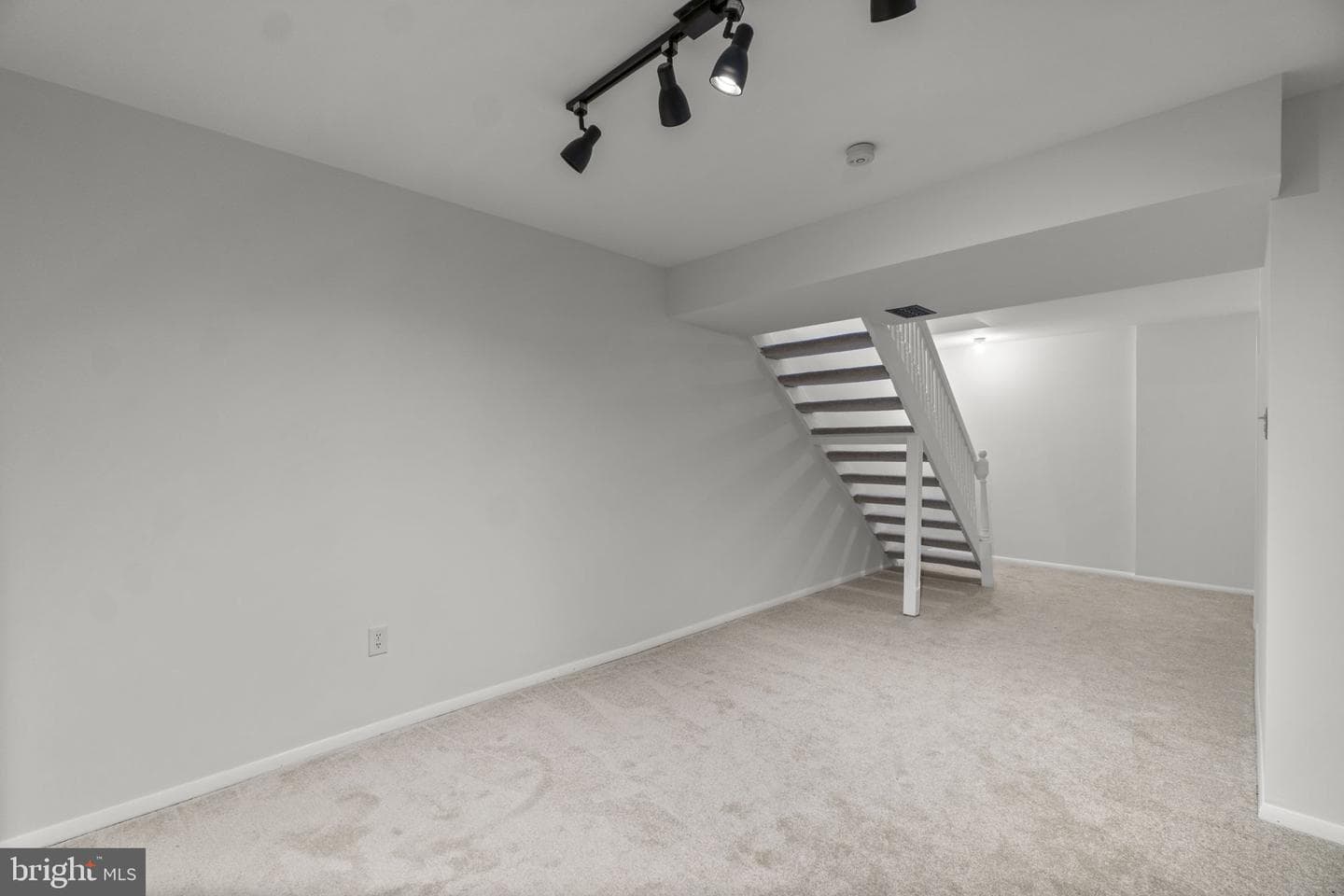 1715 Country Court photo 21