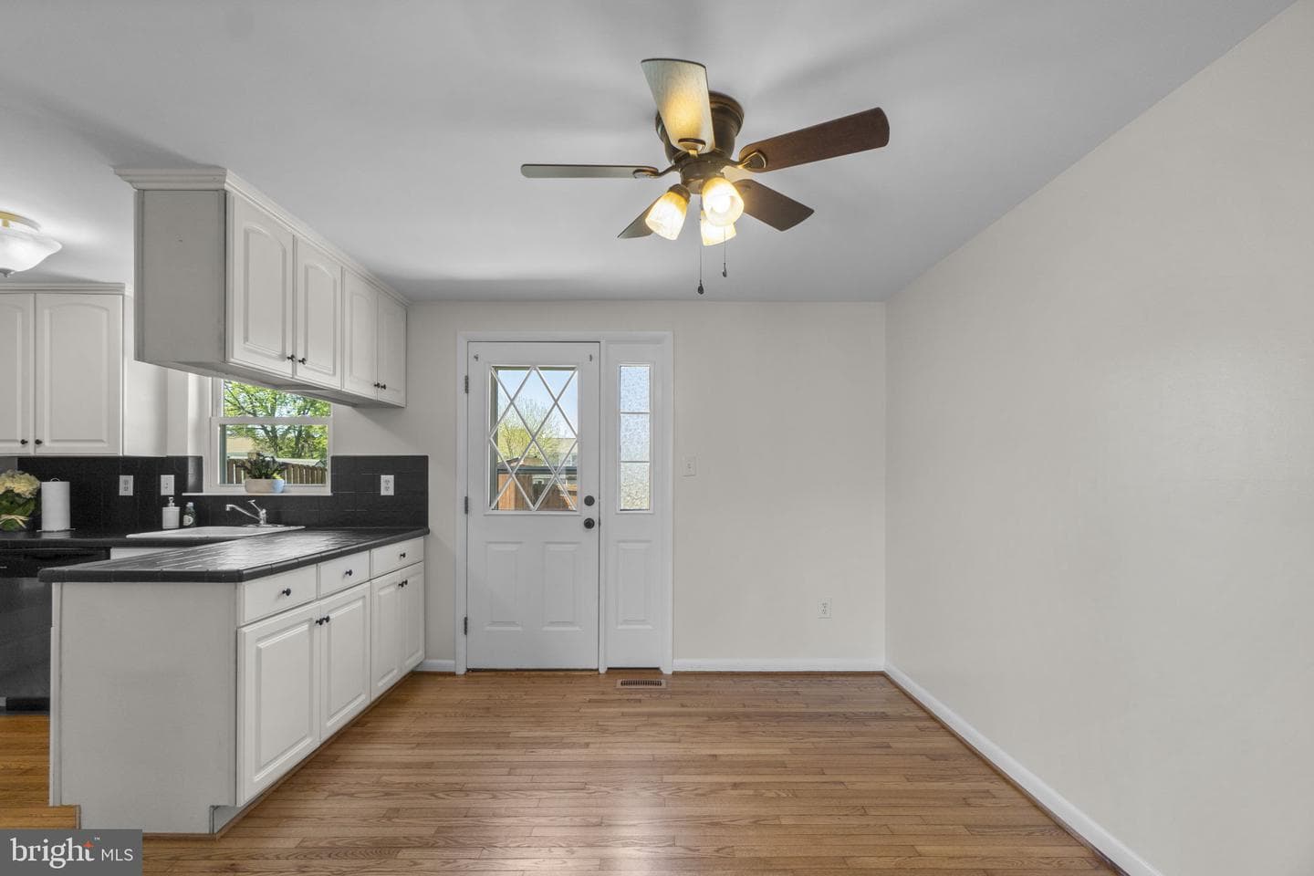 1715 Country Court photo 6