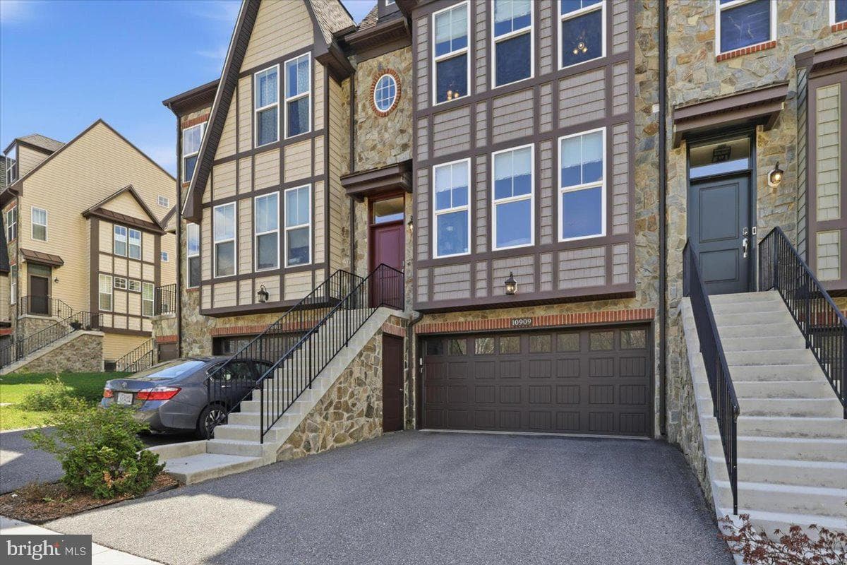 10909 Divot Court photo 7