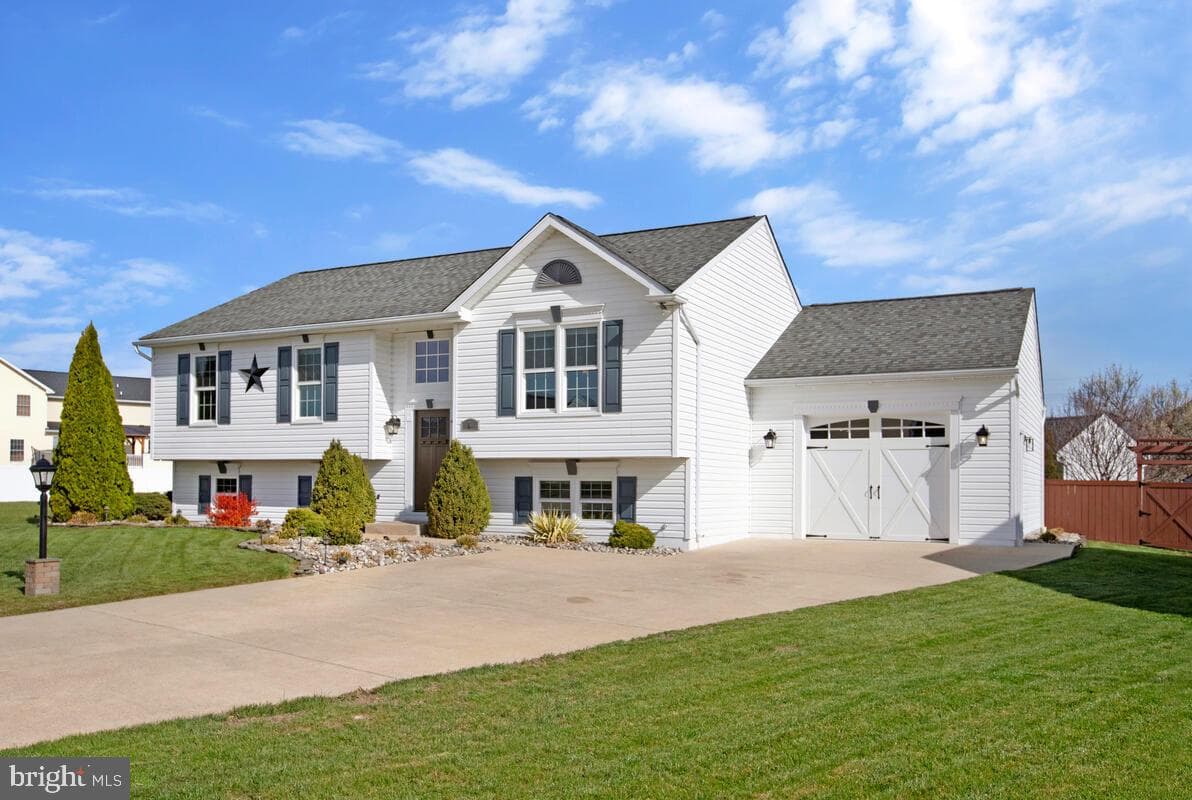 6 Westview Court photo 2