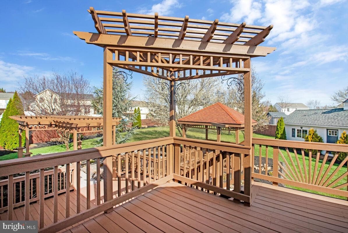 6 Westview Court photo 34