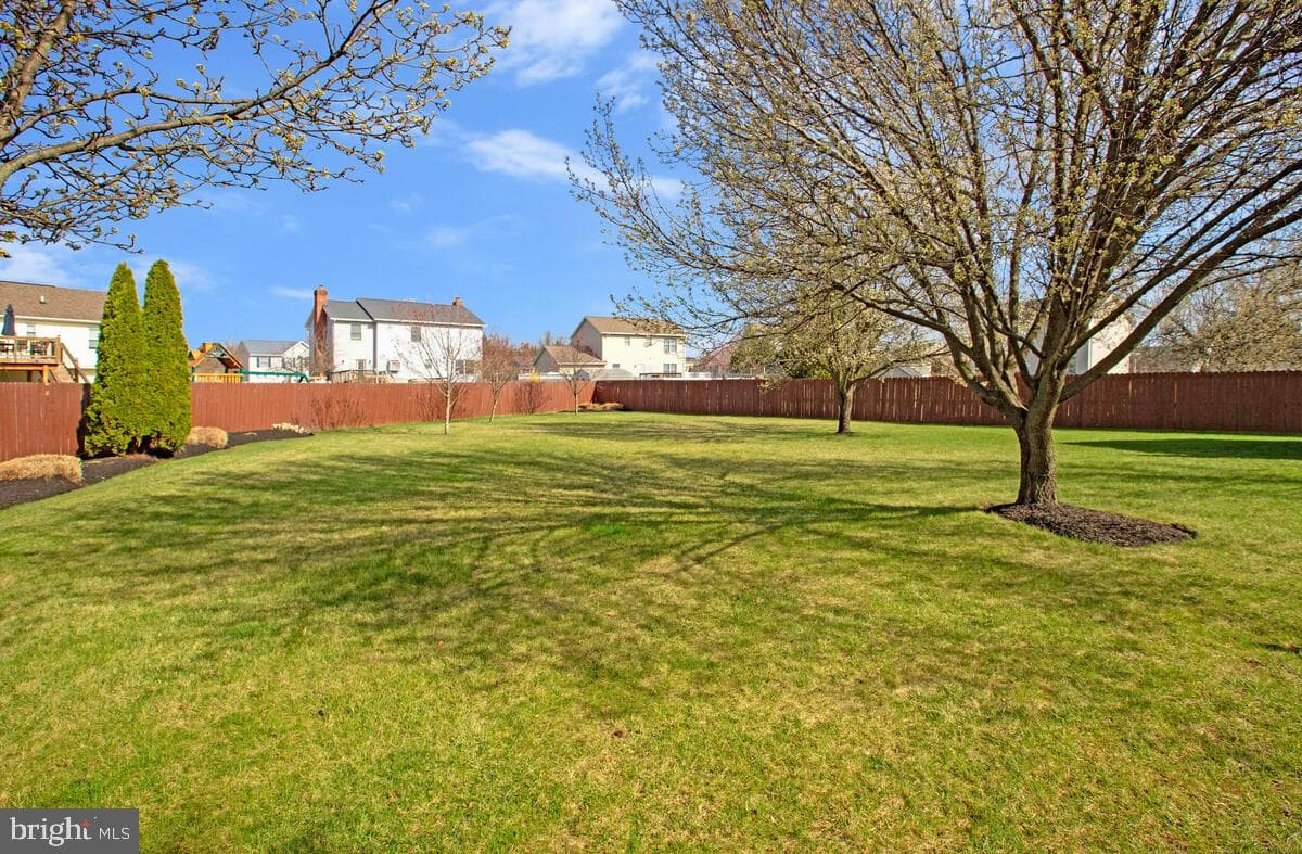 6 Westview Court photo 38