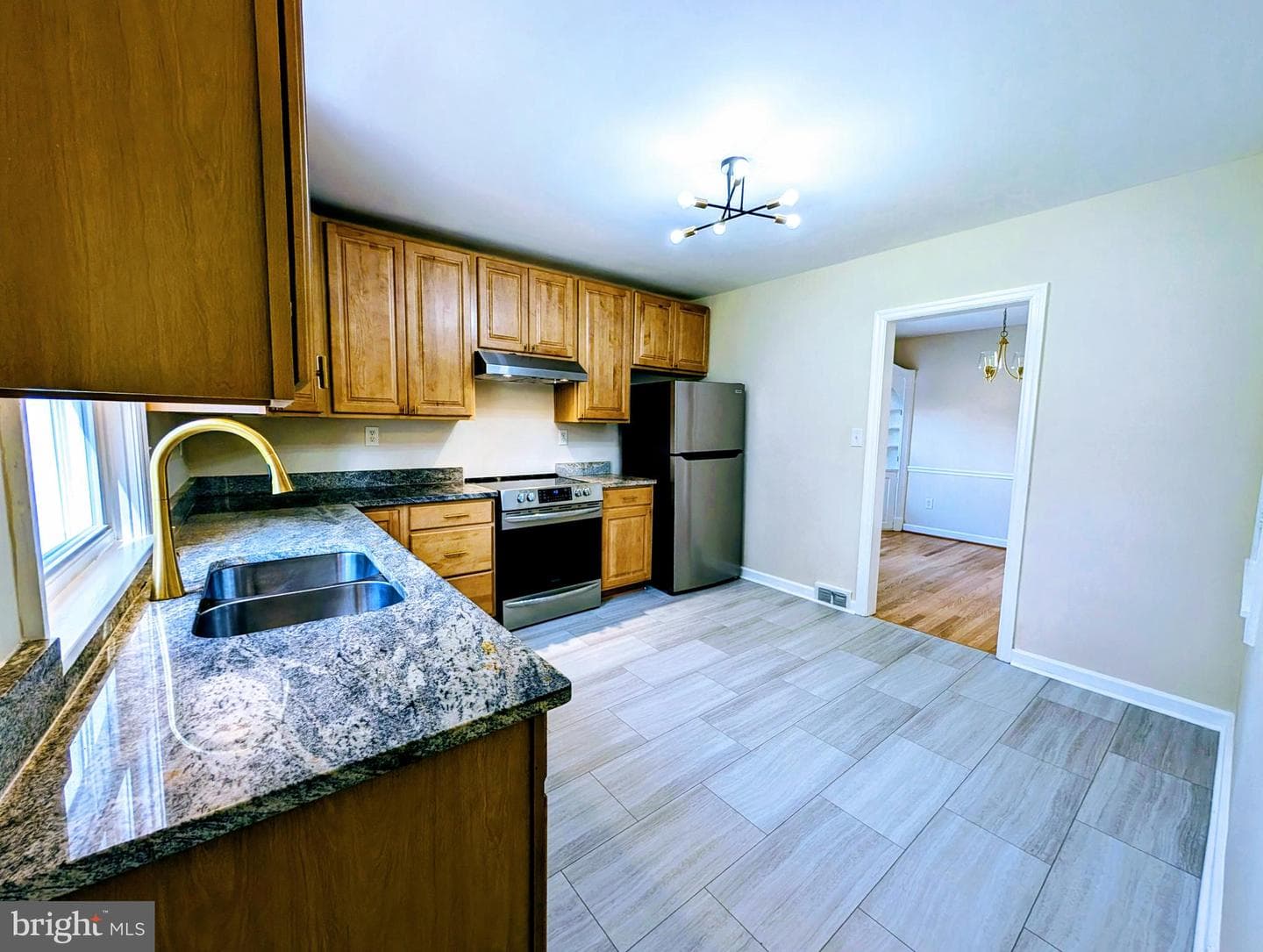 627 Grant Place photo 11