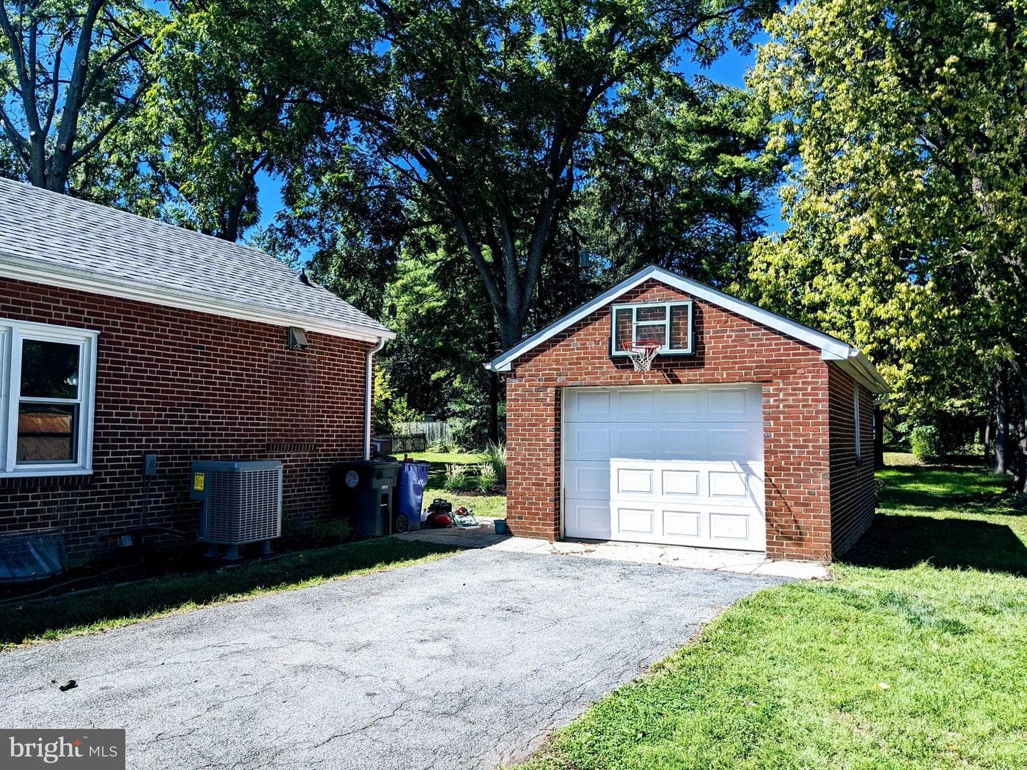 627 Grant Place photo 32