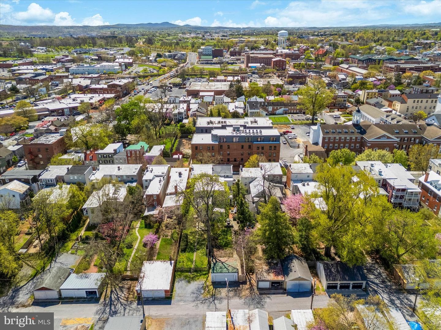 225 E 2nd Street photo 106
