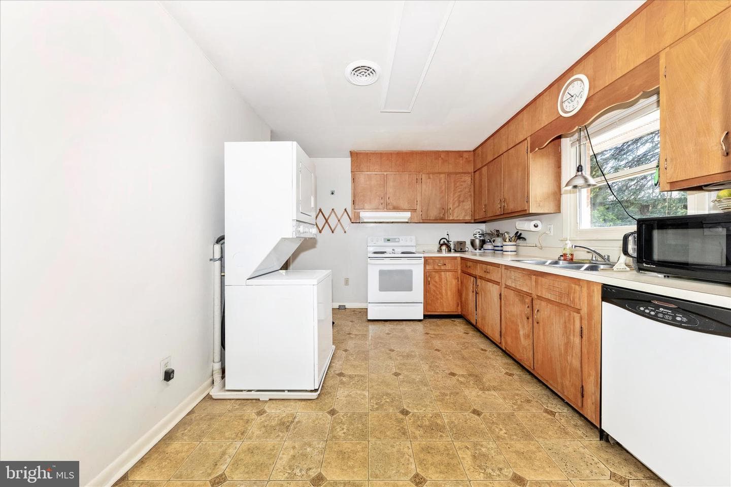 7029 Rock Creek Drive photo 12