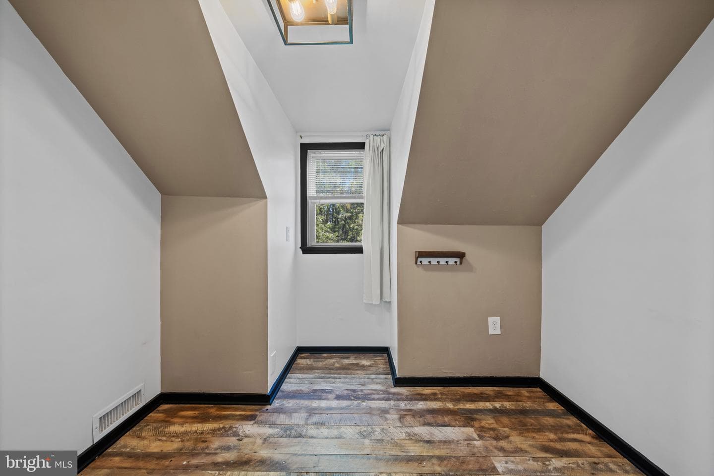 303 Willow Avenue photo 26