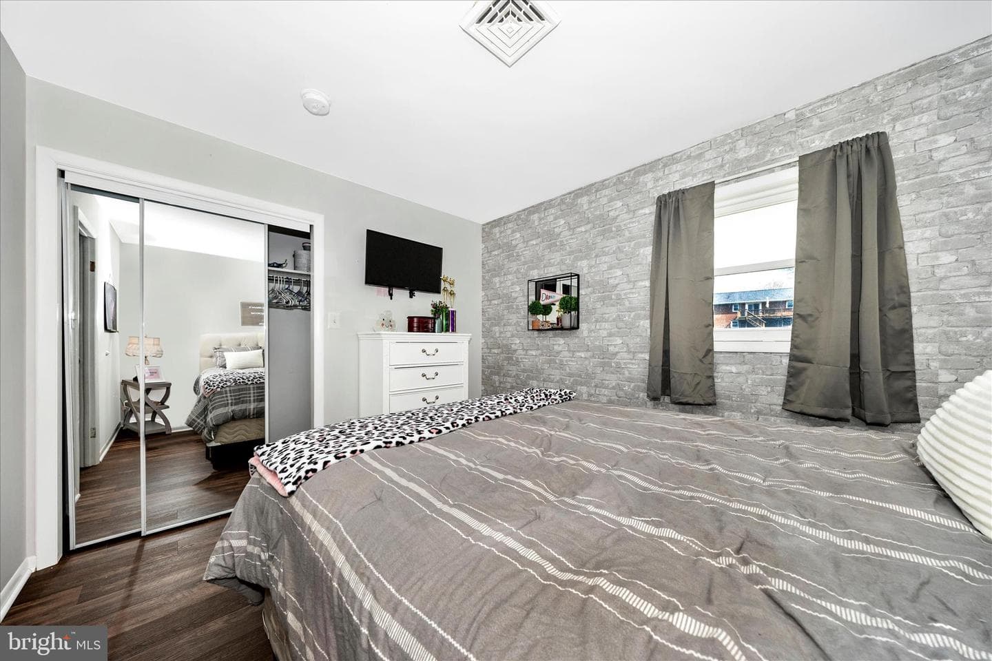 814 2nd Avenue photo 21