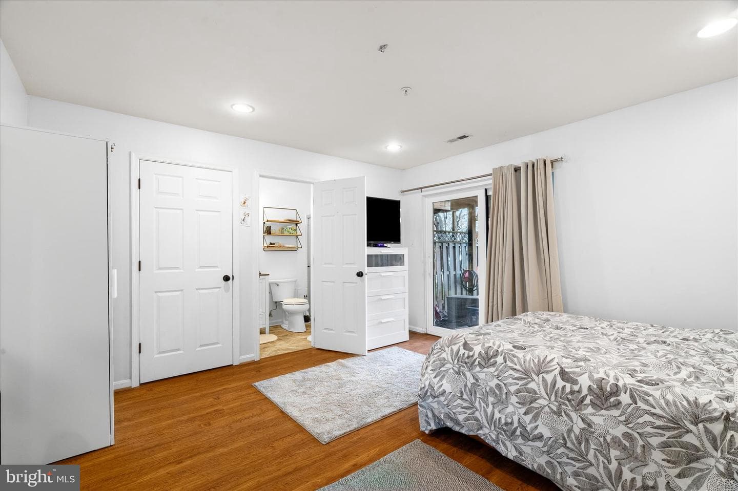 2409 Huntwood Court photo 19