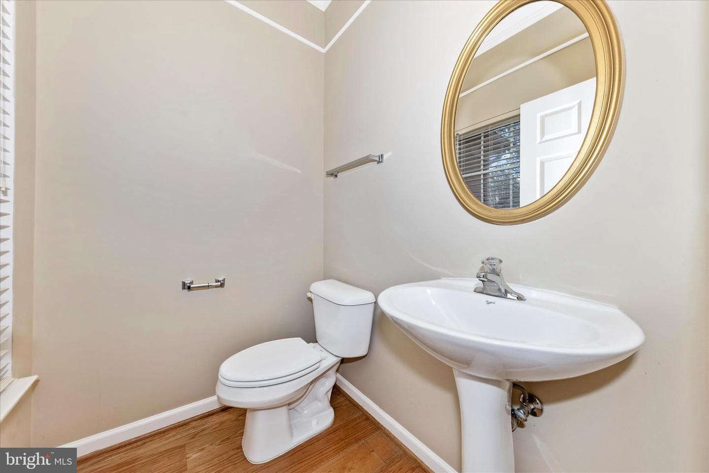 9 Fiona Way photo 17