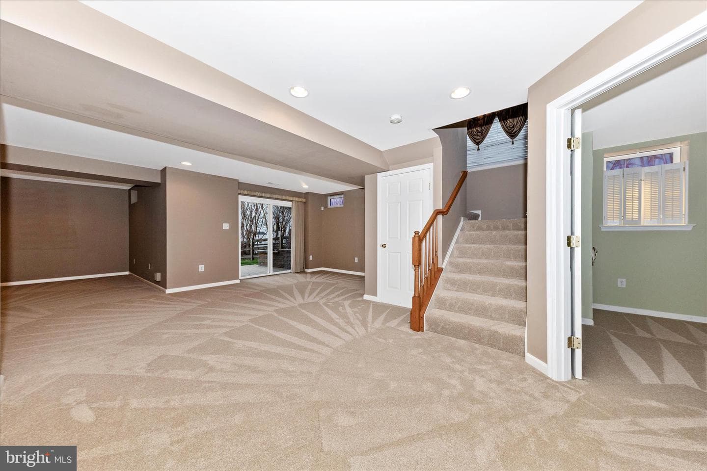 9 Fiona Way photo 34