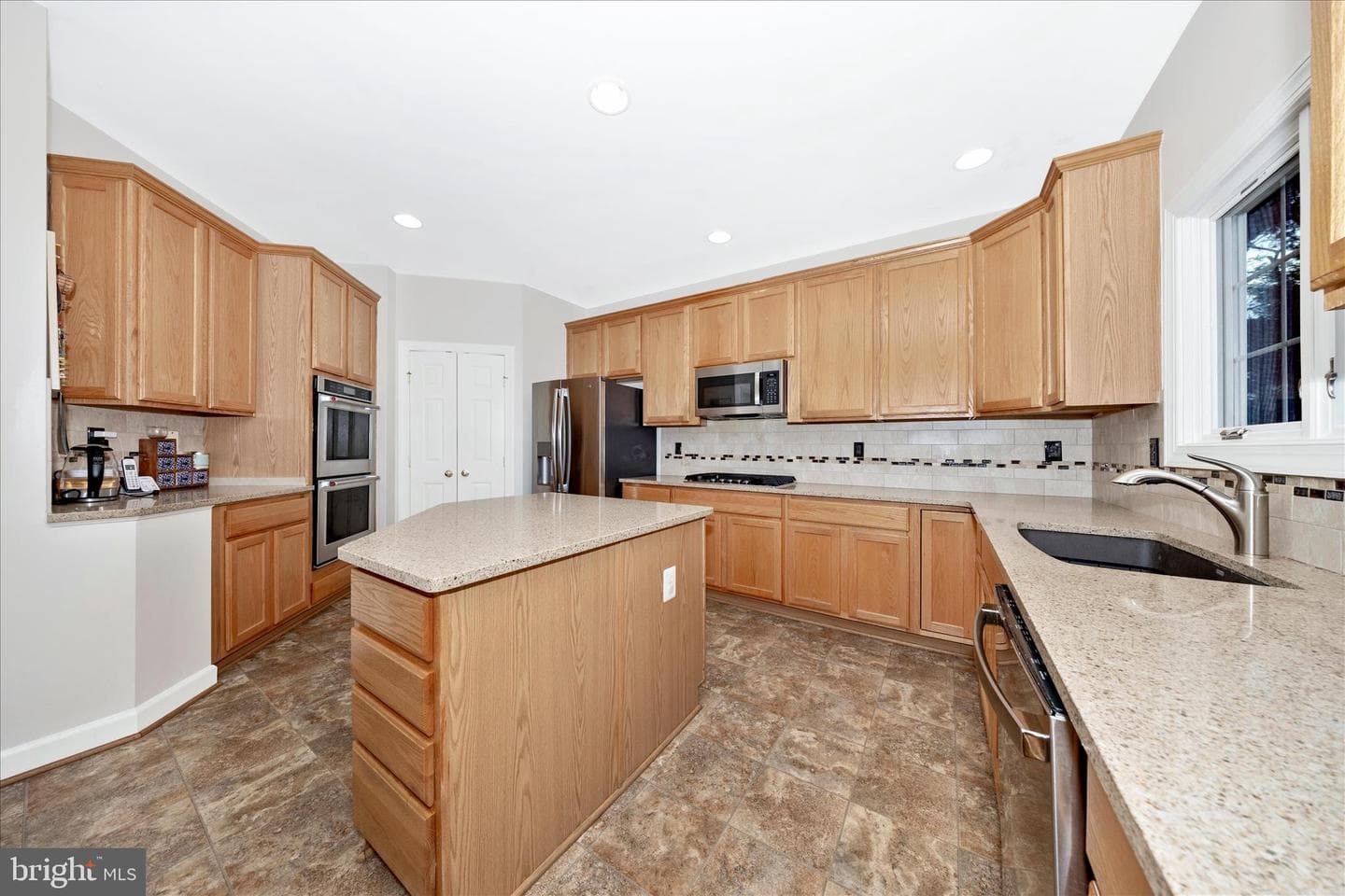9102 Travener Circle photo 31