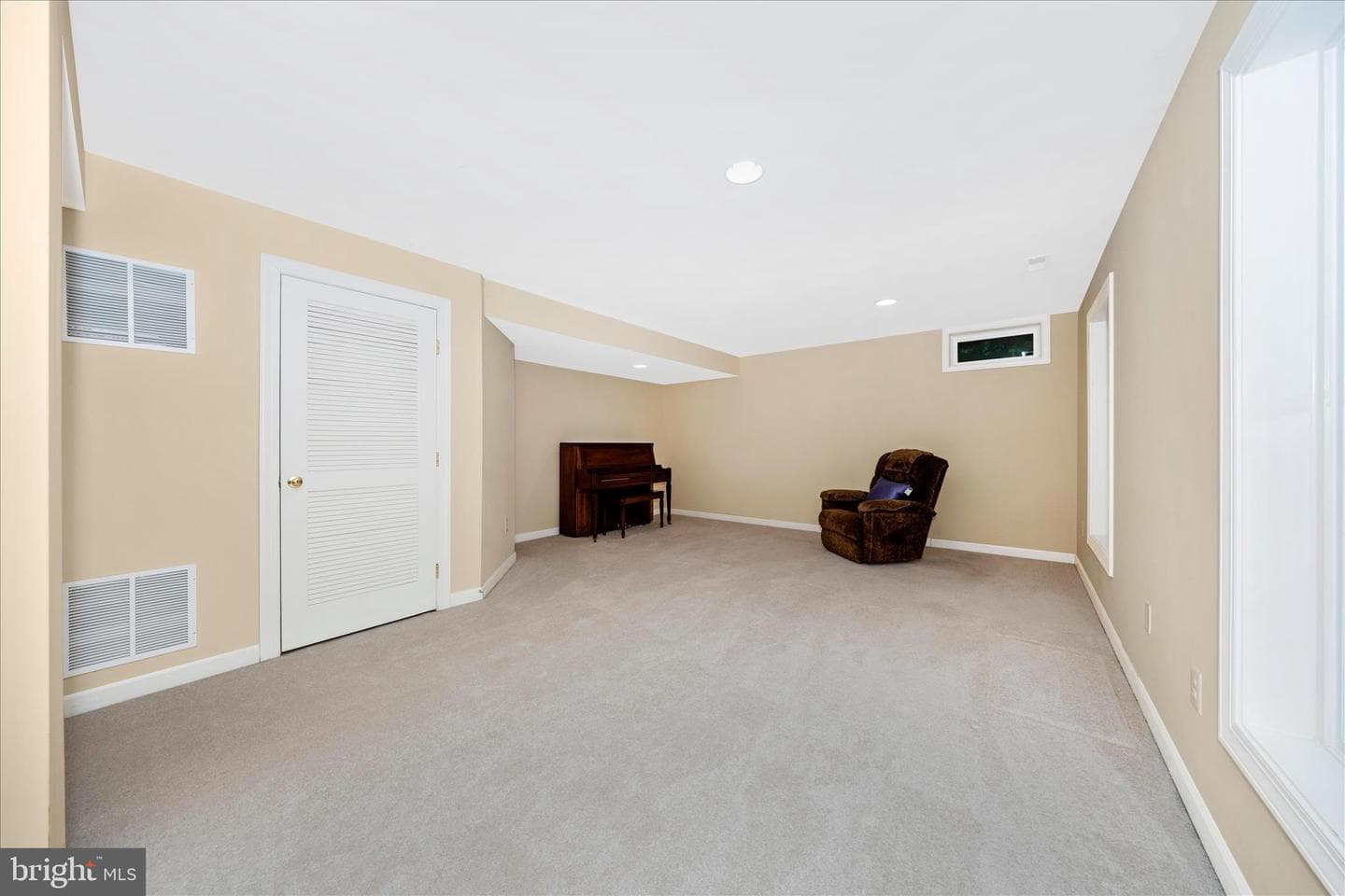 9102 Travener Circle photo 54