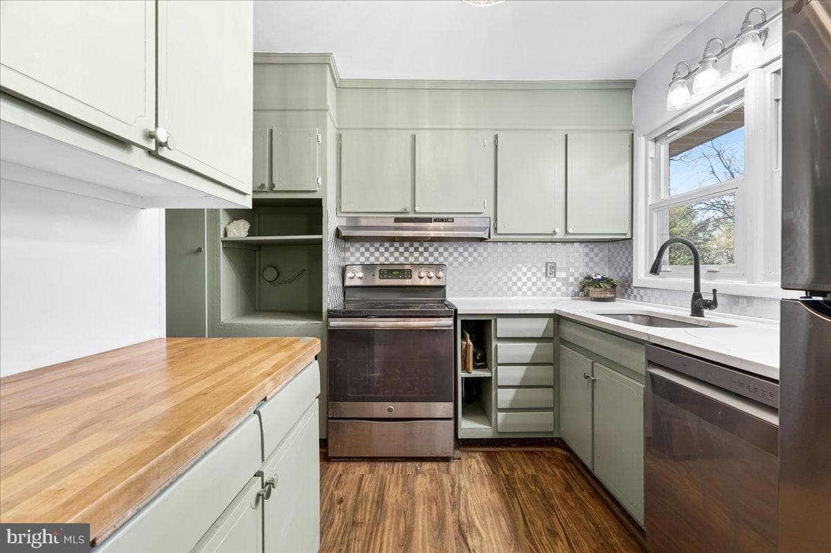 33 Fox Rock Drive photo 10
