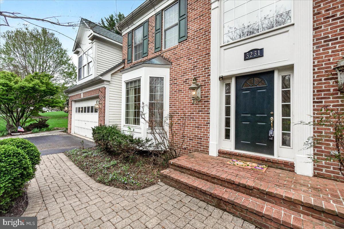 3231 Winmoor Drive photo 3