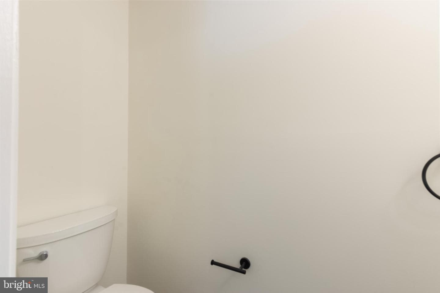 100 Albany Avenue E photo 22