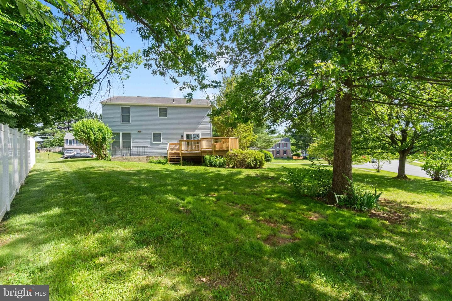 100 Albany Avenue E photo 46