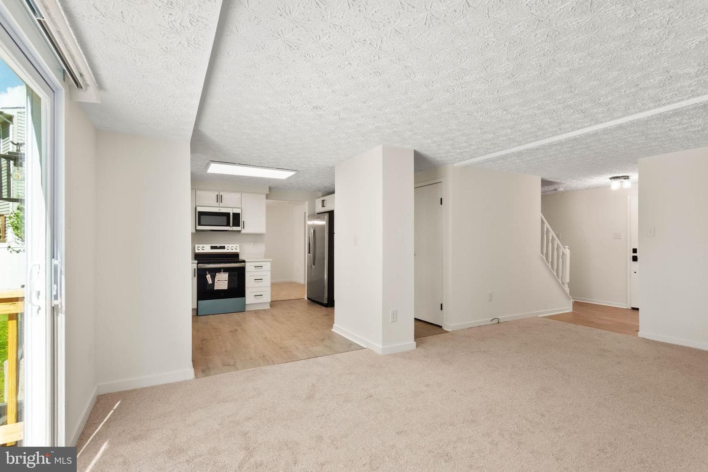 100 Albany Avenue E photo 9