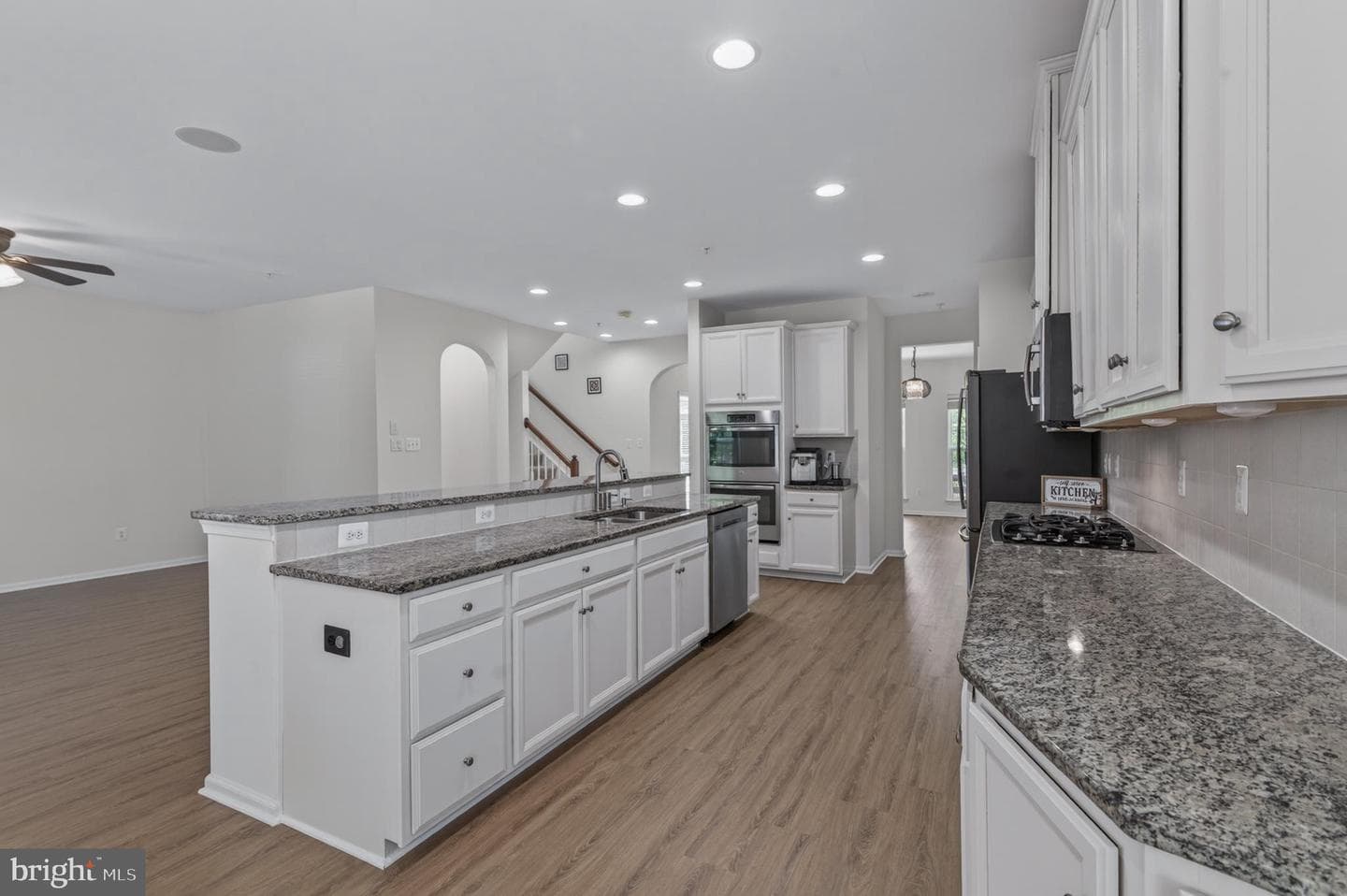 1423 Village Green Way photo 21