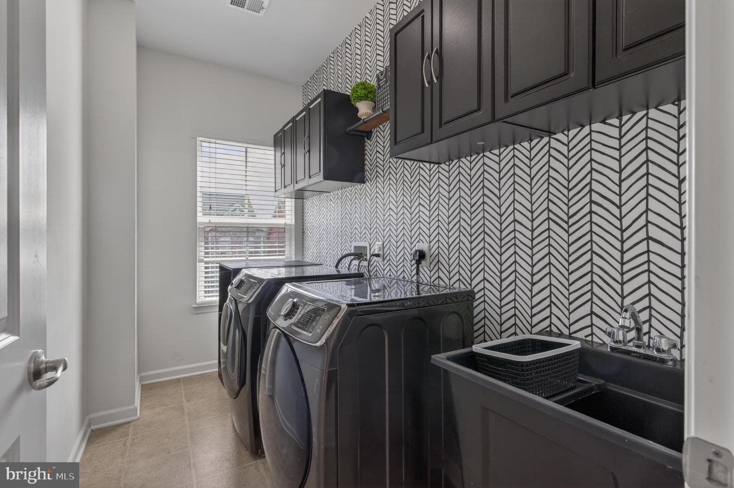1423 Village Green Way photo 42