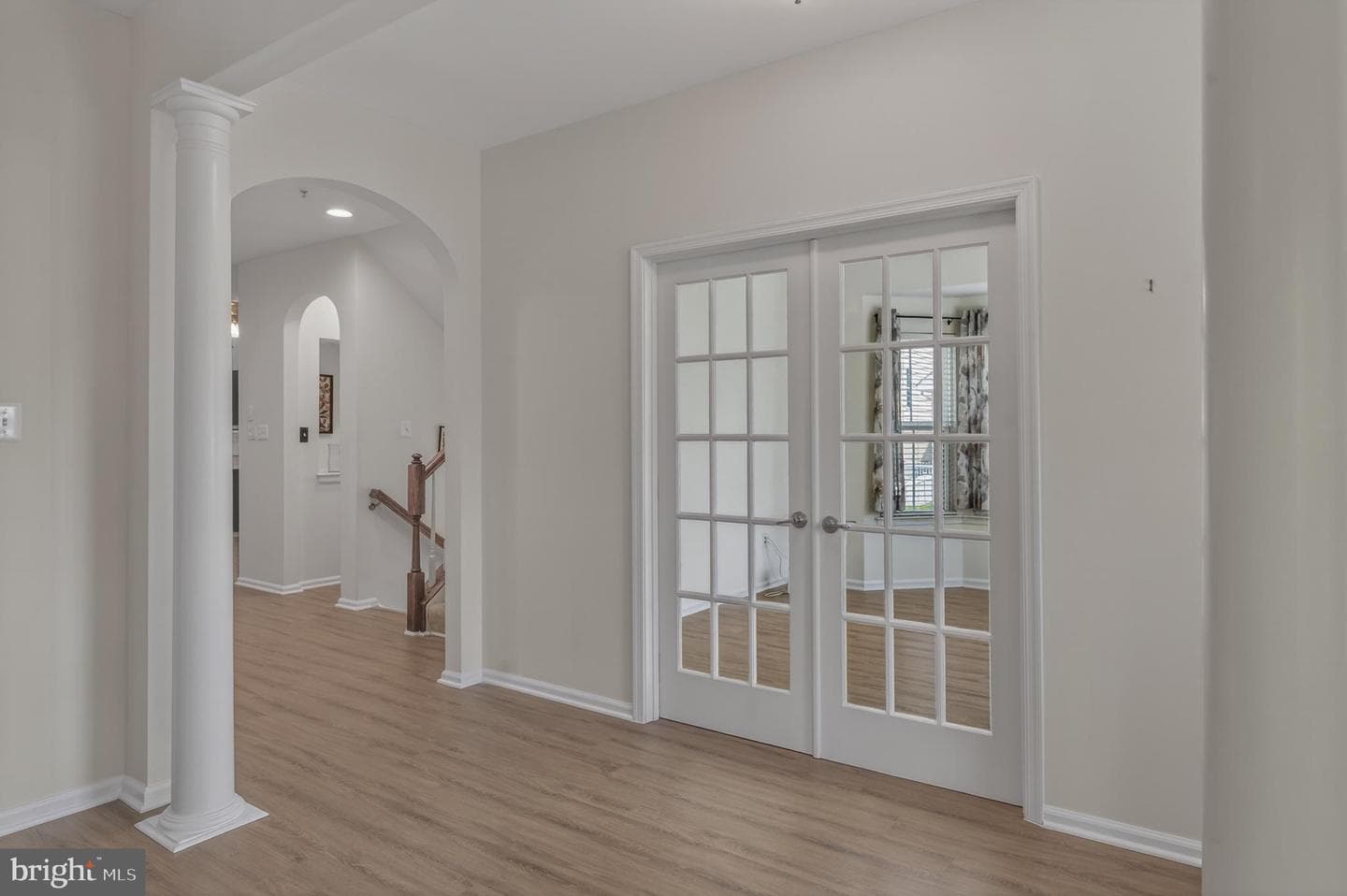 1423 Village Green Way photo 9
