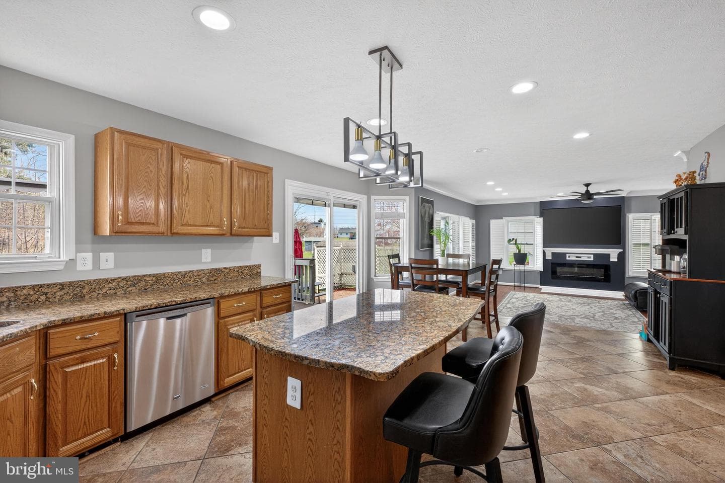 611 Hunting Ridge Drive photo 13