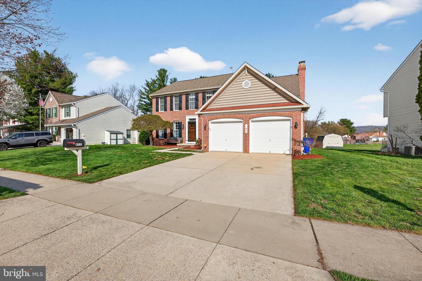 611 Hunting Ridge Drive photo 3