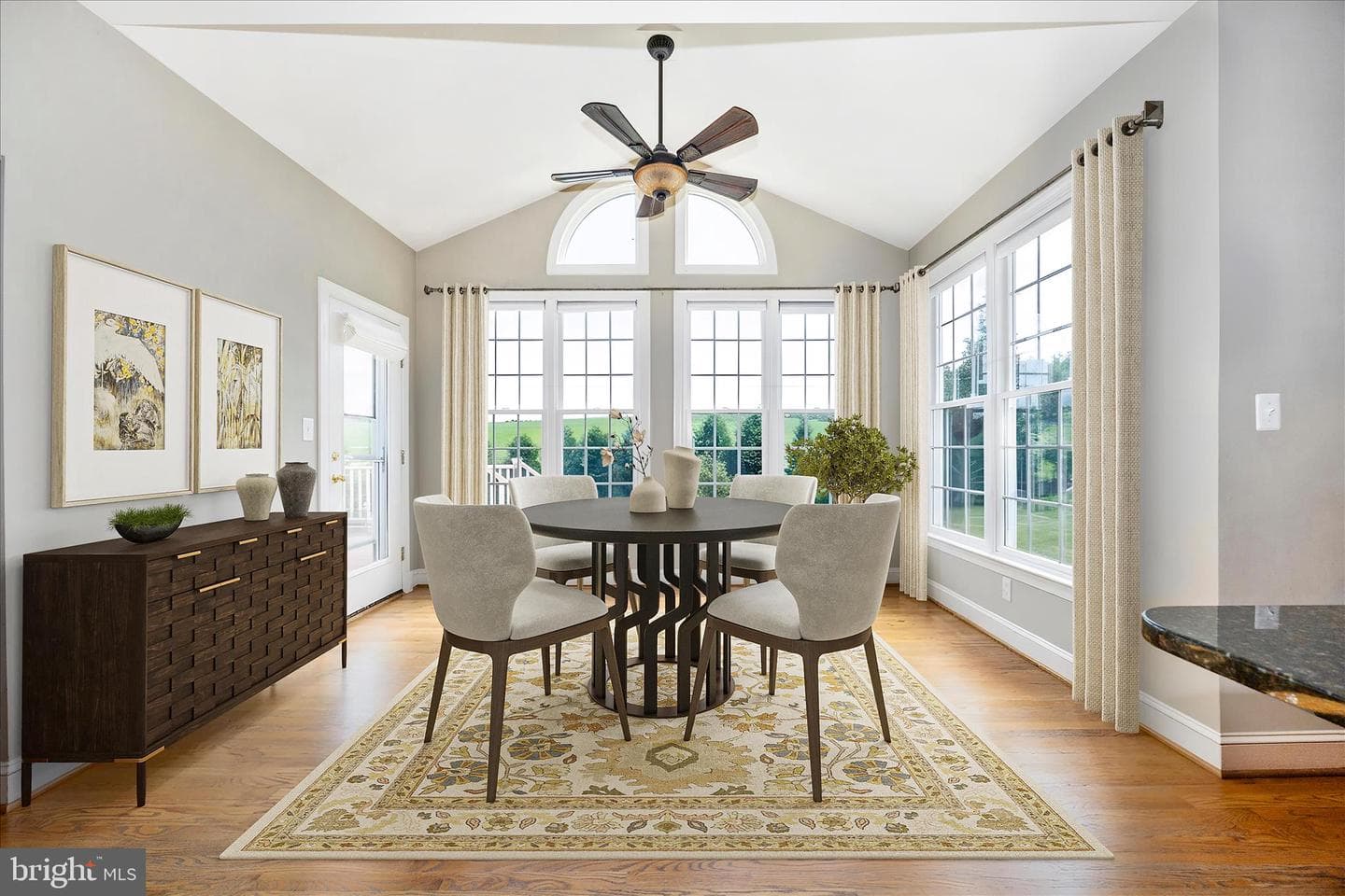 14746 New Windsor Road photo 17