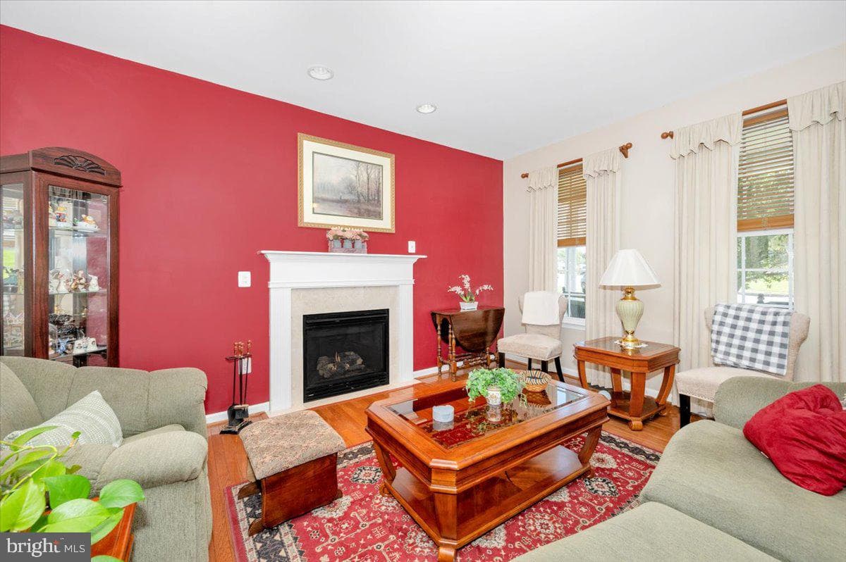 307 Washington Street photo 10