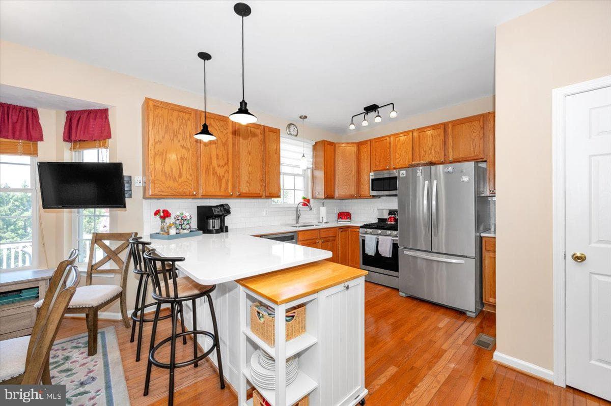 307 Washington Street photo 17