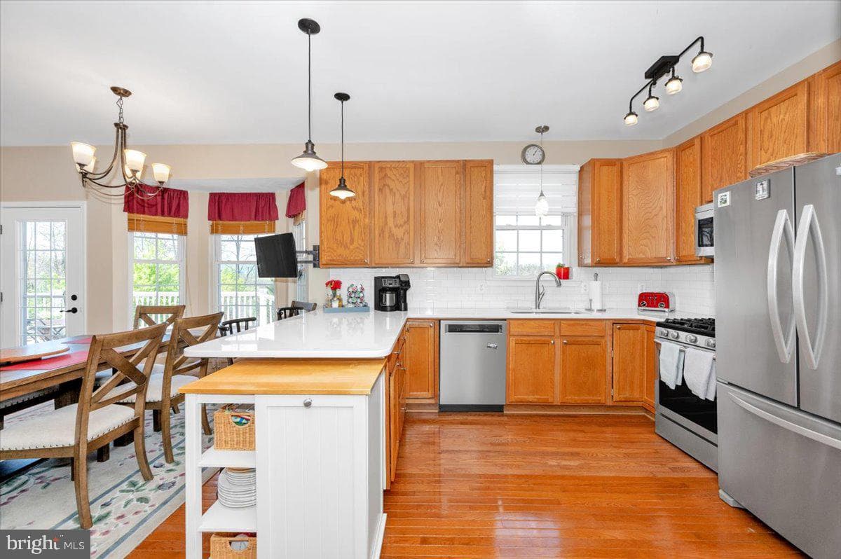 307 Washington Street photo 18