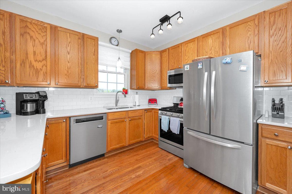 307 Washington Street photo 19
