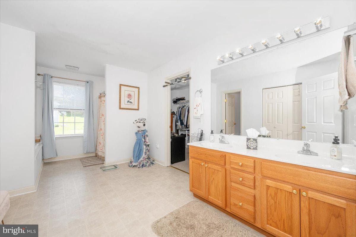 307 Washington Street photo 27
