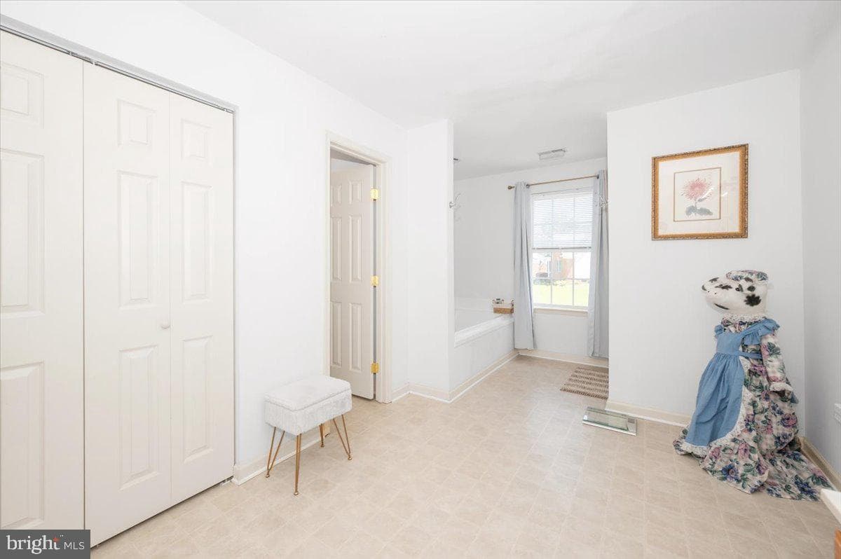 307 Washington Street photo 28