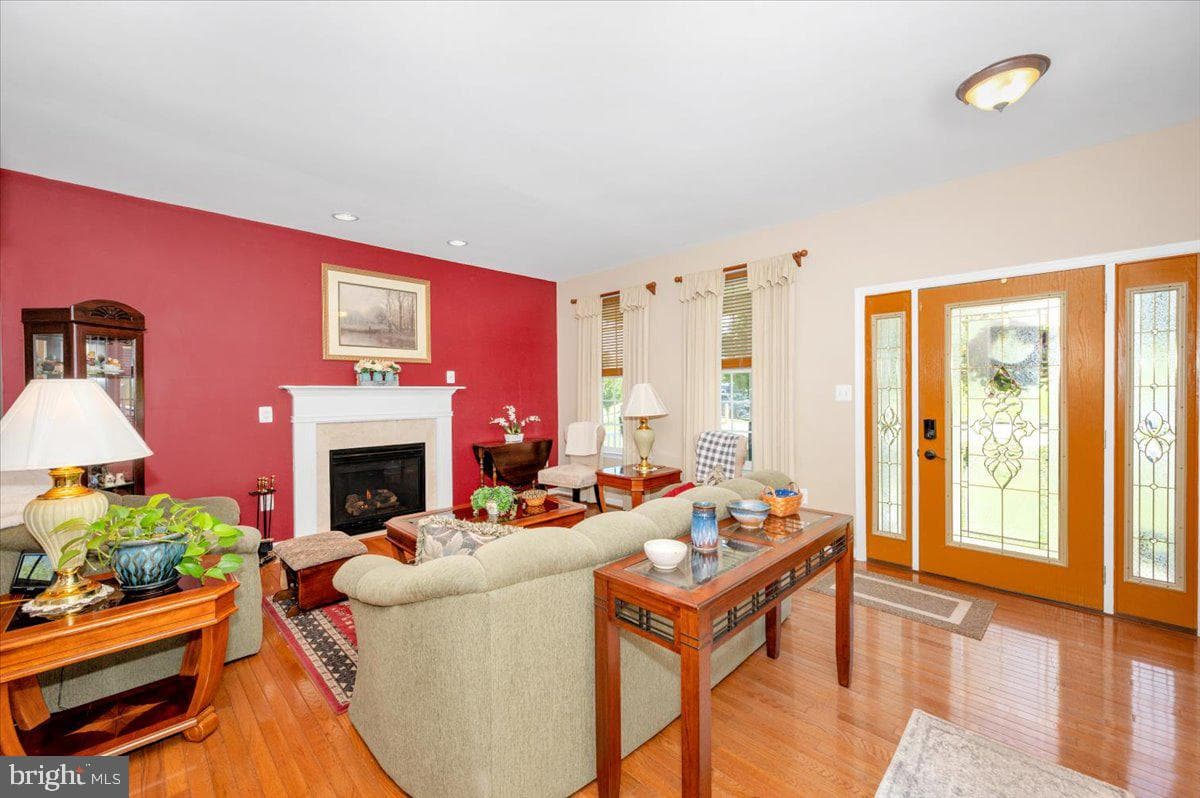 307 Washington Street photo 9