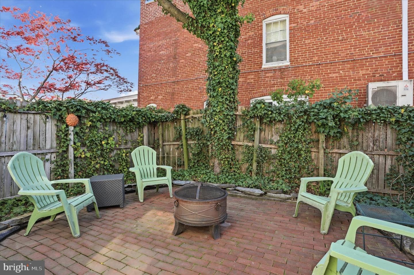 520 Elm Street photo 28