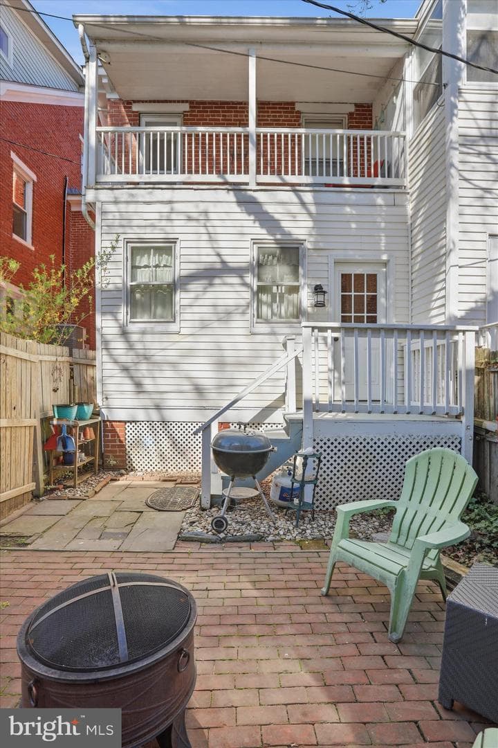 520 Elm Street photo 29