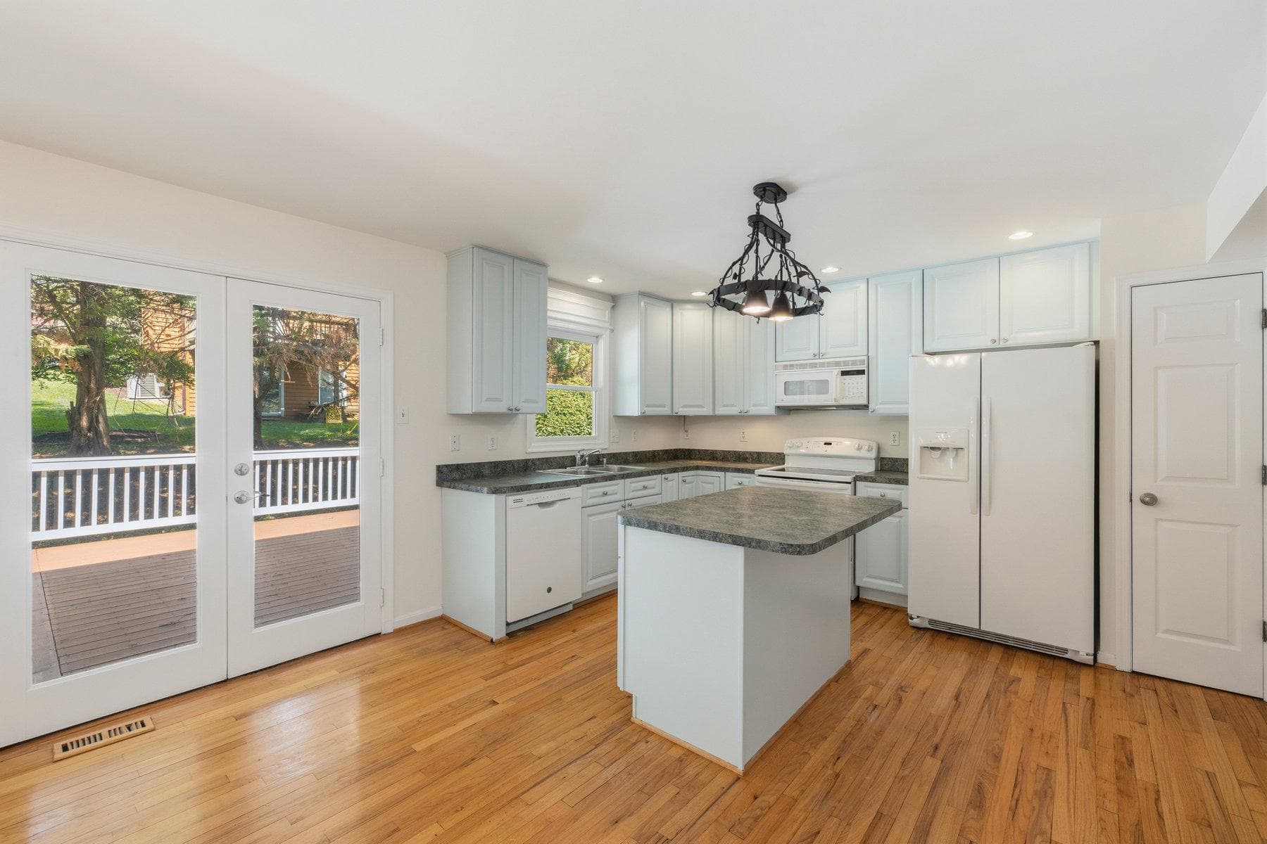 6934 Meadowlake Road photo 13