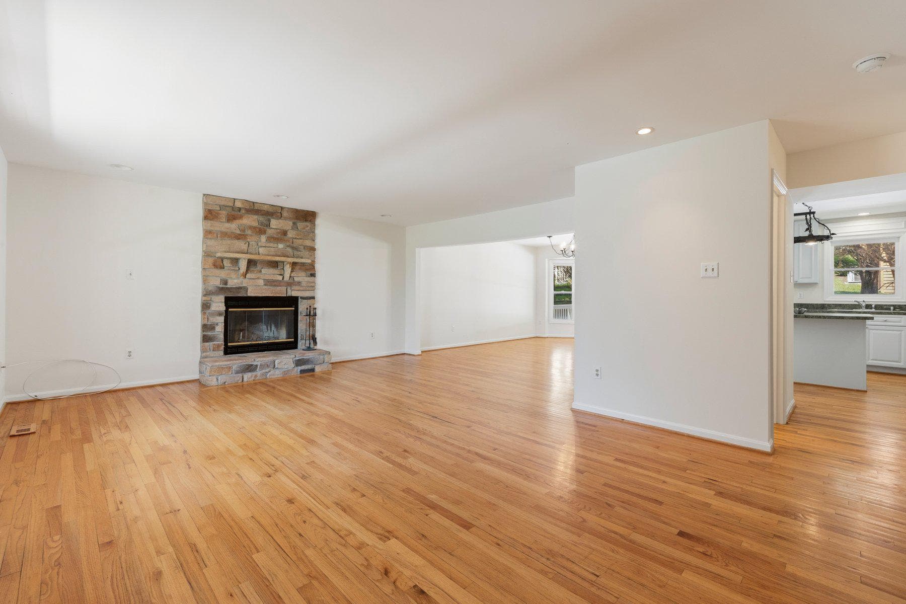 6934 Meadowlake Road photo 5