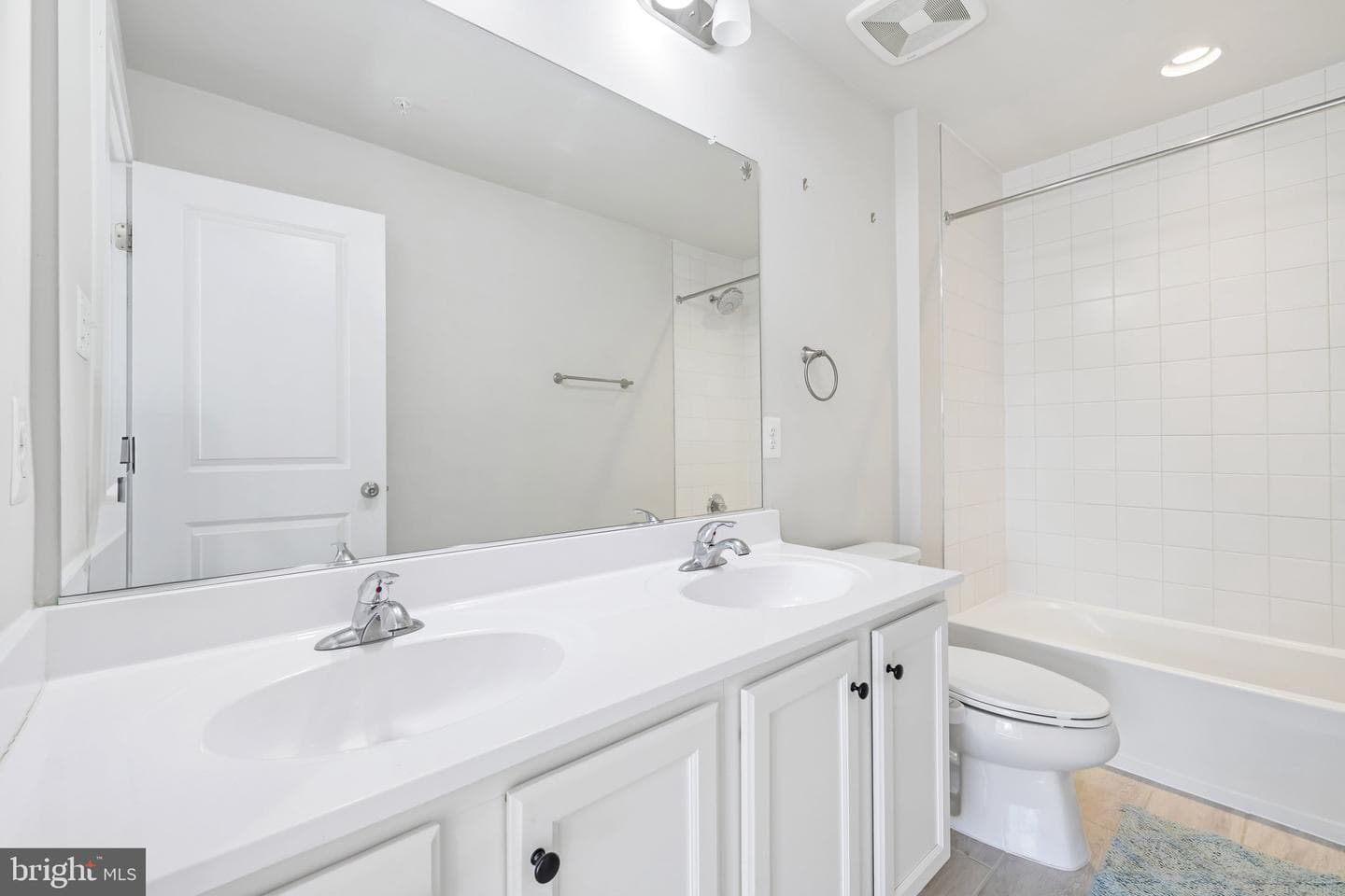 2048 Chamberlain Drive photo 13