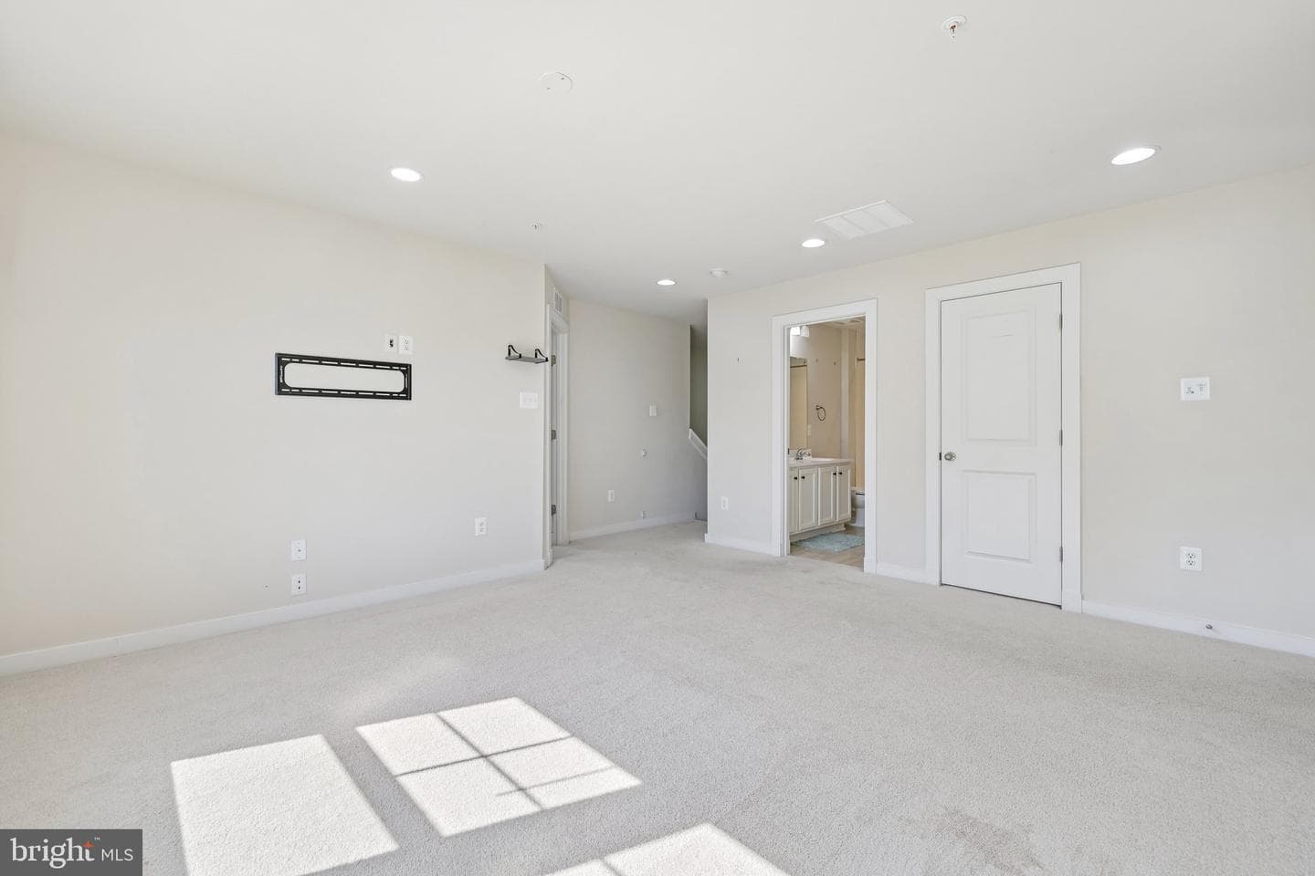 2048 Chamberlain Drive photo 14