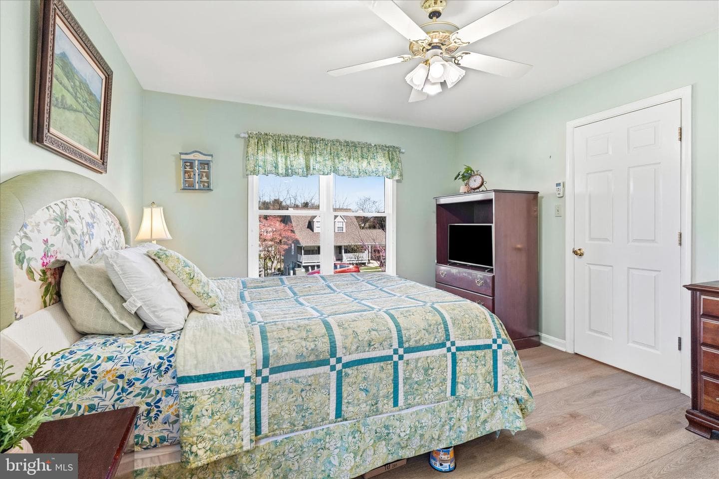 304 Washington Street photo 17