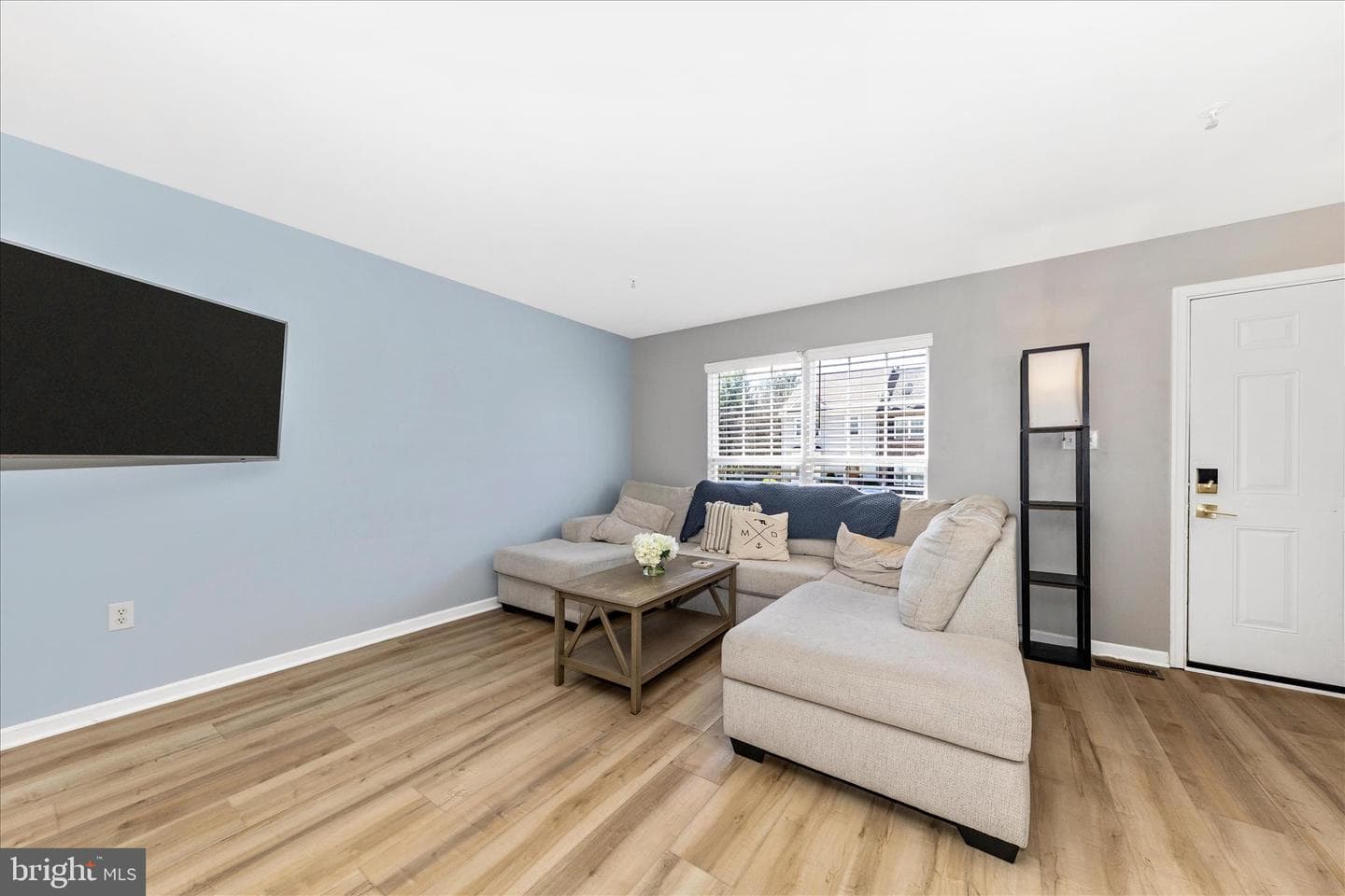 6107 Pine Ridge Terrace photo 4