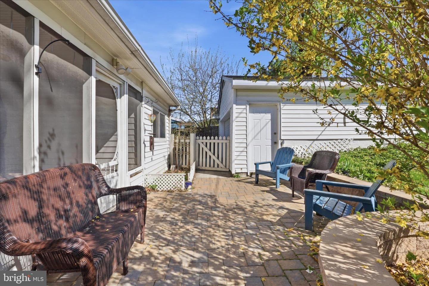 294 Pinoak Drive photo 3